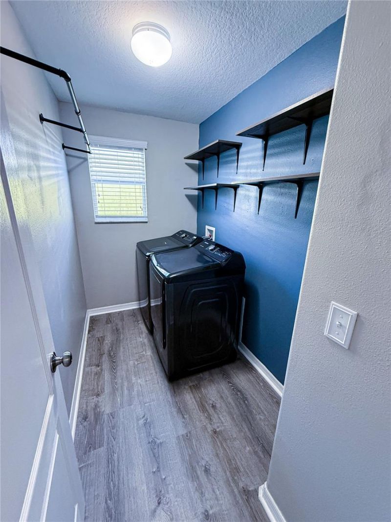 909 Meadow Glade Drive, Ruskin, FL 33570 Photo