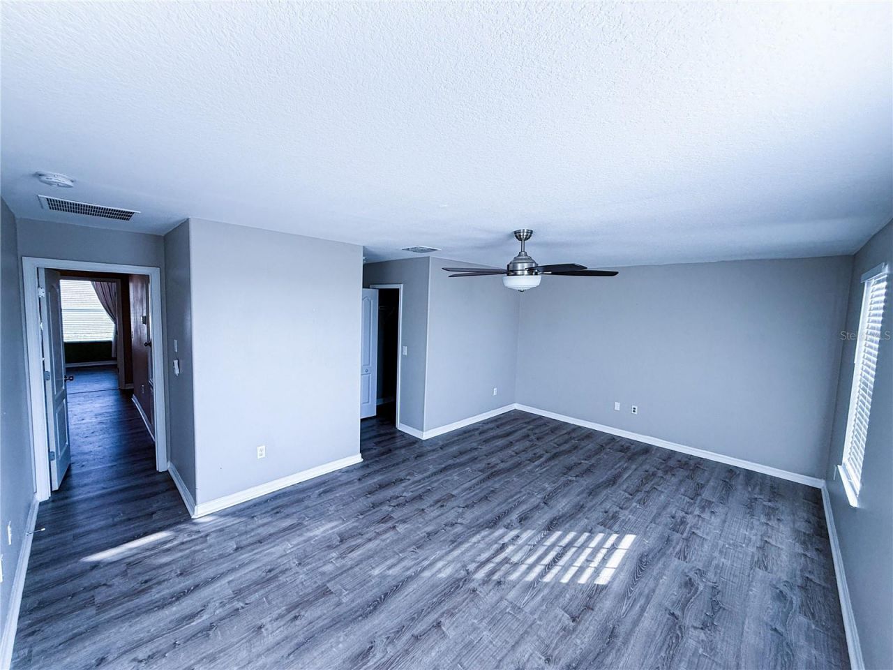 909 Meadow Glade Drive, Ruskin, FL 33570 Photo