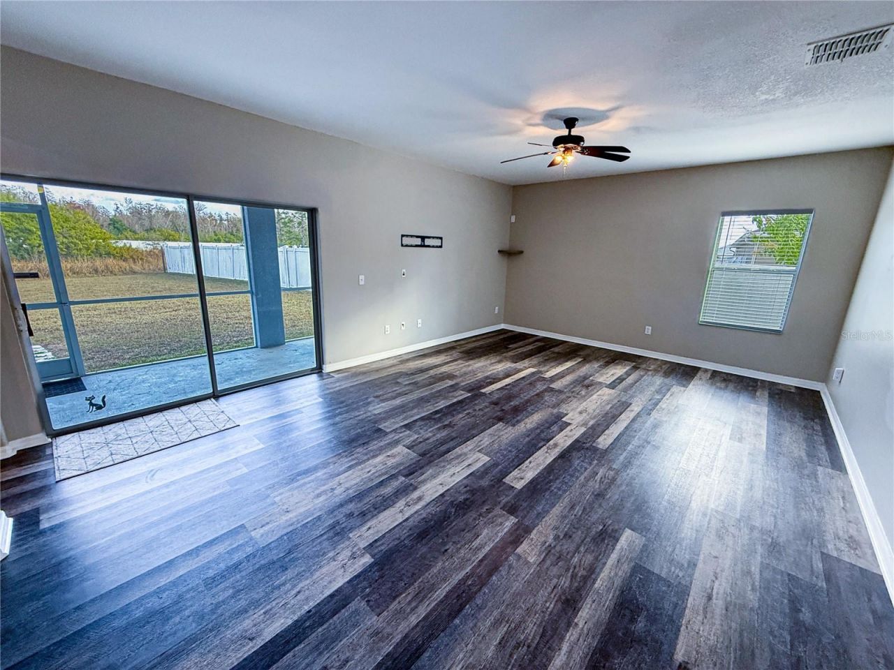 909 Meadow Glade Drive, Ruskin, FL 33570 Photo