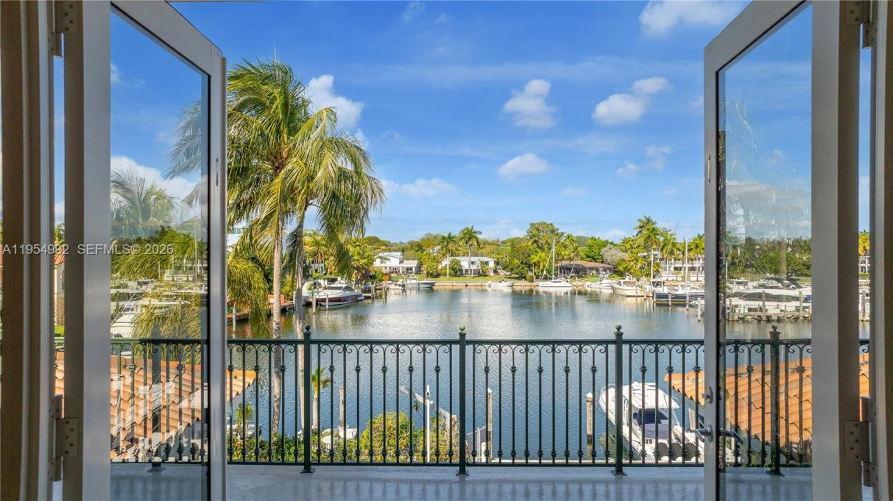 6275 Dolphin Dr, Coral Gables, FL 33158 Photo