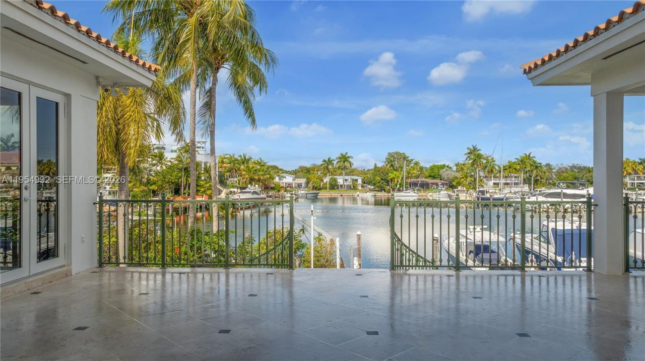 6275 Dolphin Dr, Coral Gables, FL 33158 Photo