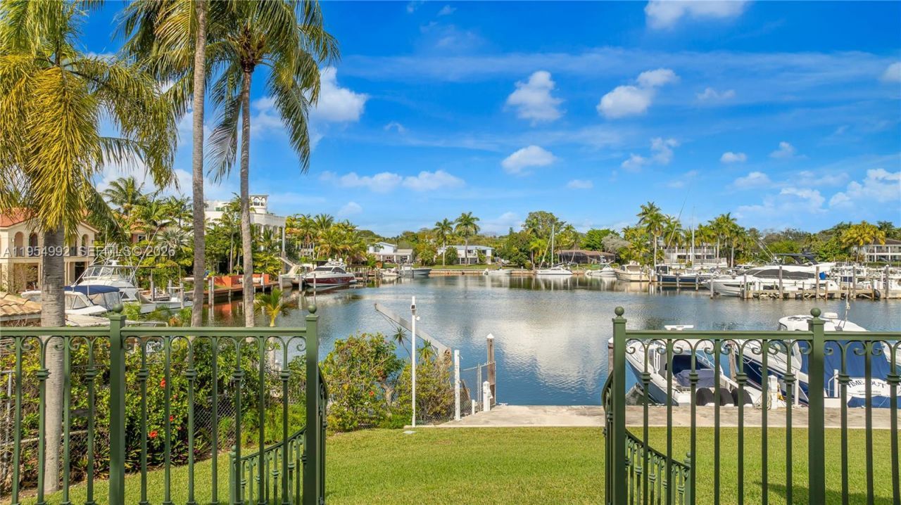 6275 Dolphin Dr, Coral Gables, FL 33158 Photo