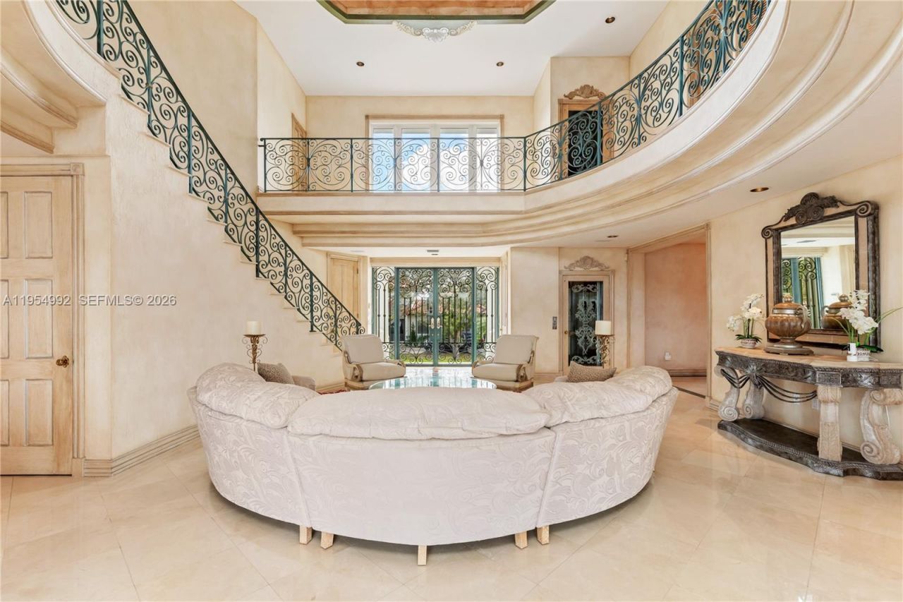 6275 Dolphin Dr, Coral Gables, FL 33158 Photo