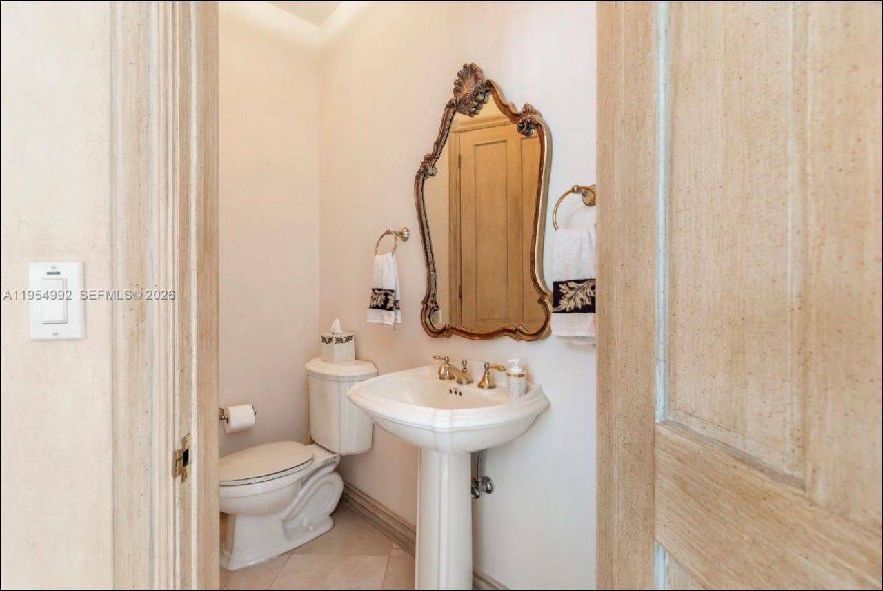 6275 Dolphin Dr, Coral Gables, FL 33158 Photo