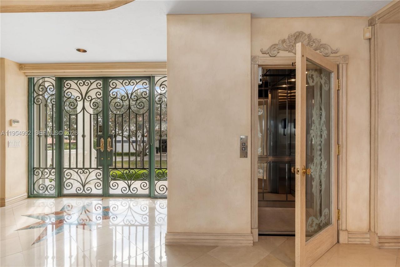 6275 Dolphin Dr, Coral Gables, FL 33158 Photo