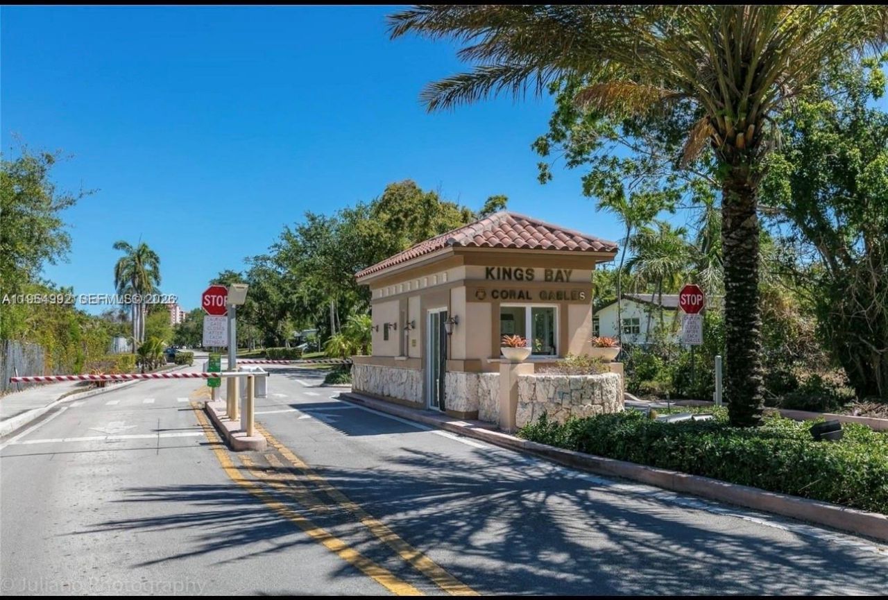 6275 Dolphin Dr, Coral Gables, FL 33158 Photo