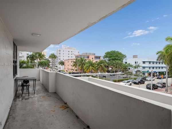 4301 Collins Ave, Unit 202, Miami Beach, FL 33140