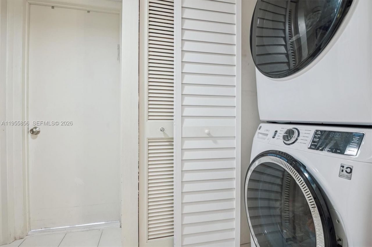 4301 Collins Ave, Unit 202, Miami Beach, FL 33140 Photo