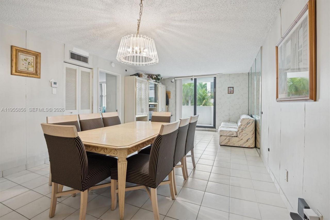 4301 Collins Ave, Unit 202, Miami Beach, FL 33140 Photo