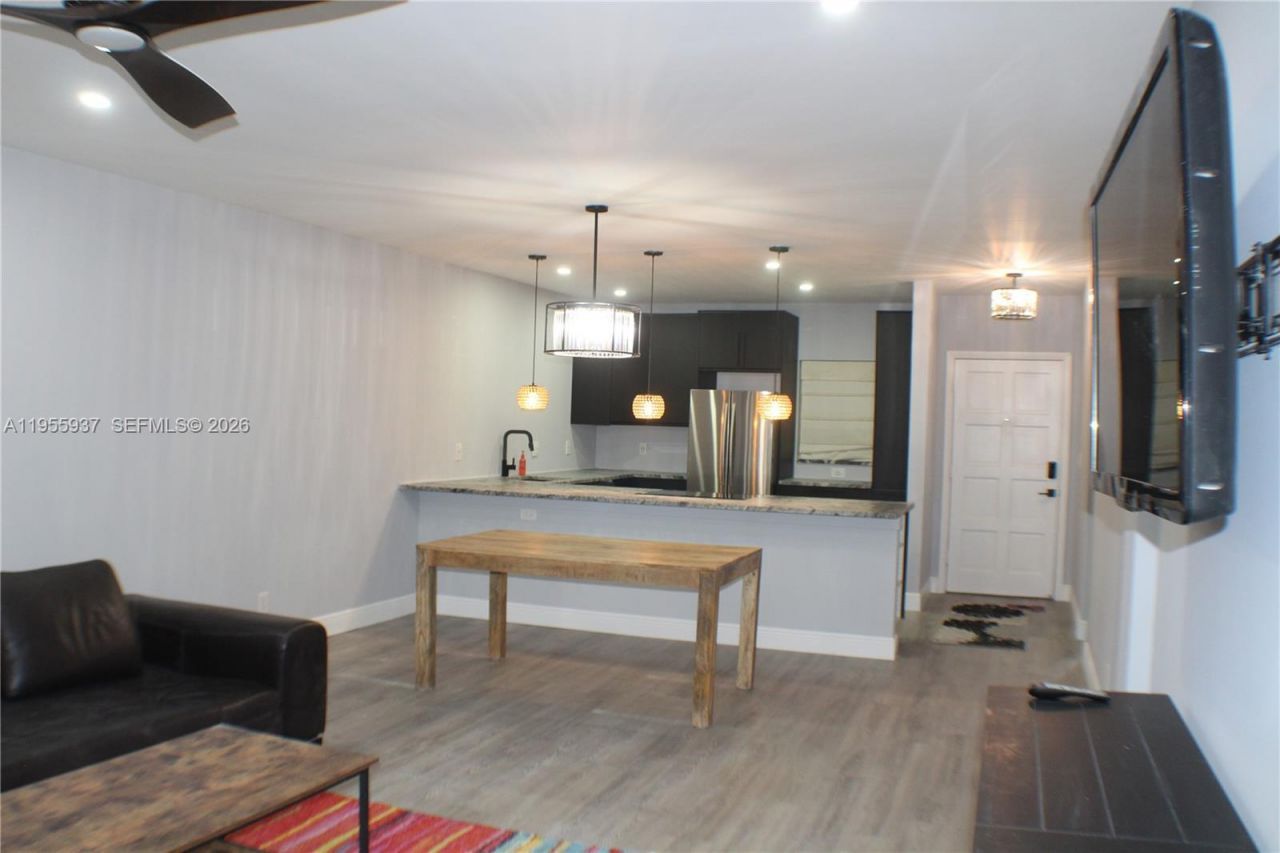 6731 Cypress Rd, Unit 205, Plantation, FL 33317 Photo