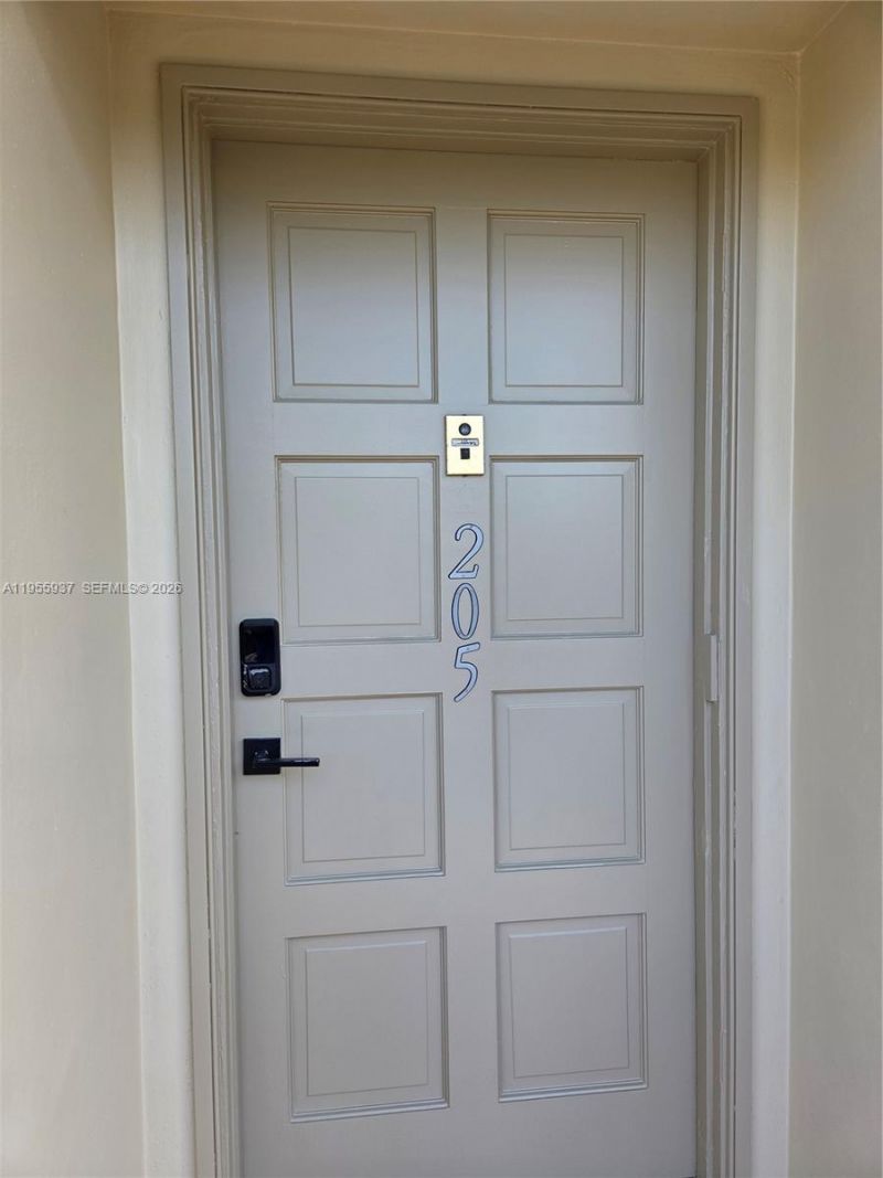 6731 Cypress Rd, Unit 205, Plantation, FL 33317 Photo