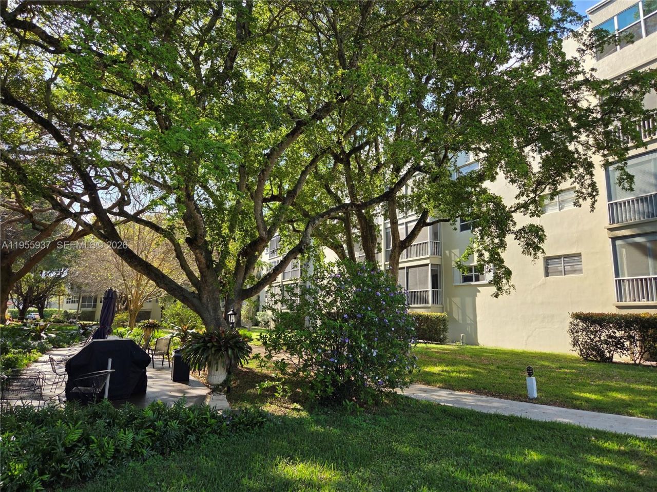 6731 Cypress Rd, Unit 205, Plantation, FL 33317 Photo