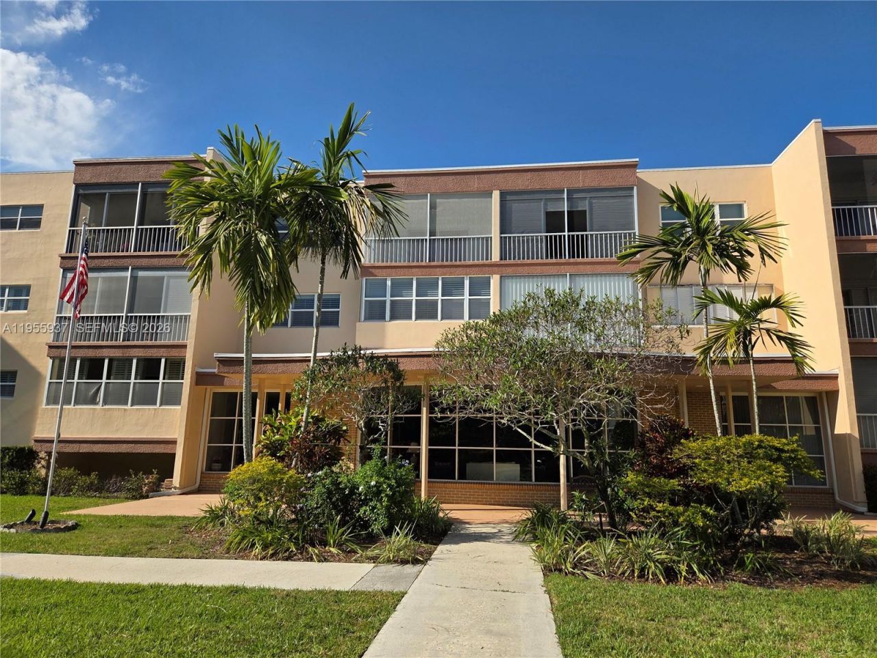 6731 Cypress Rd, Unit 205, Plantation, FL 33317 Photo
