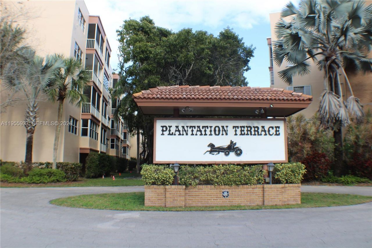 6731 Cypress Rd, Unit 205, Plantation, FL 33317 Photo
