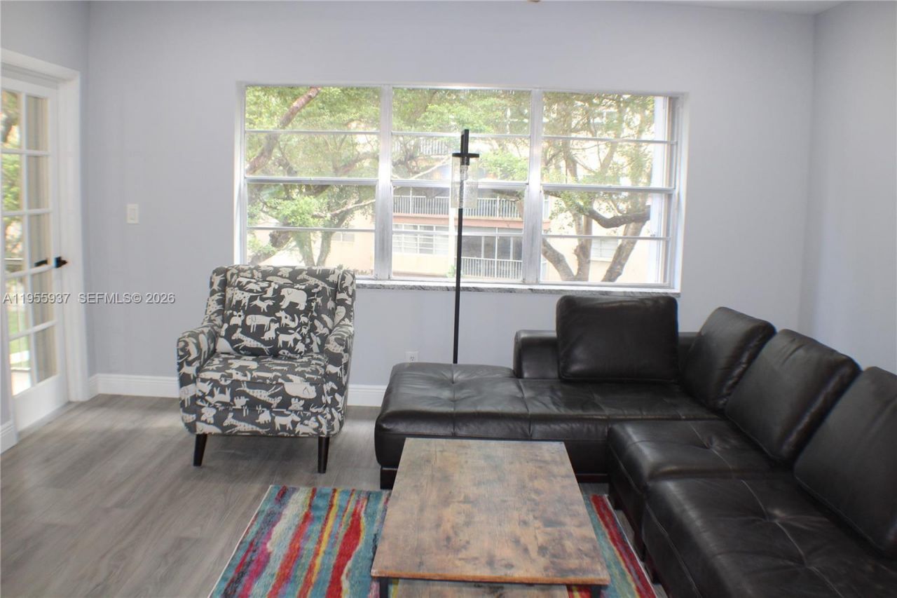 6731 Cypress Rd, Unit 205, Plantation, FL 33317 Photo