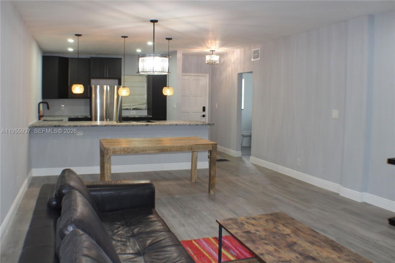 6731 Cypress Rd, Unit 205, Plantation, FL 33317 Photo