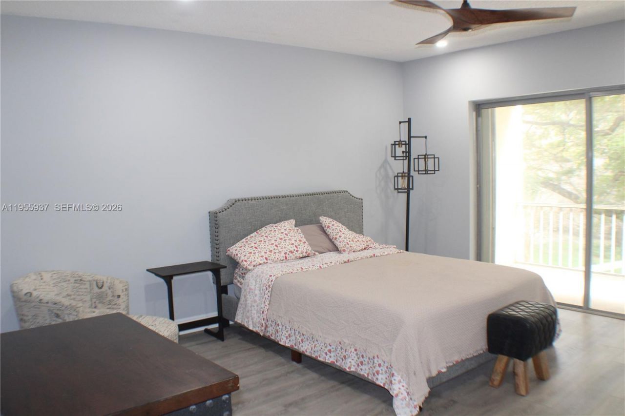 6731 Cypress Rd, Unit 205, Plantation, FL 33317 Photo