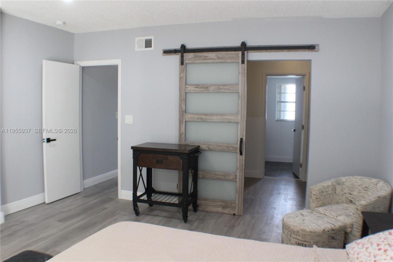 6731 Cypress Rd, Unit 205, Plantation, FL 33317 Photo