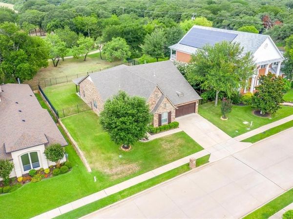 13704 Southern Oaks Drive, Fort Worth, TX 76028