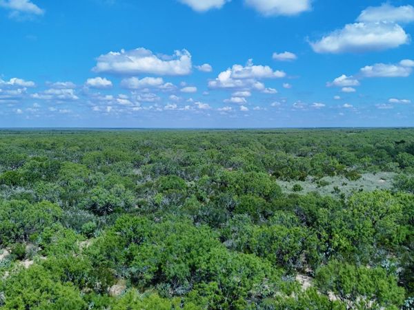 19268 C Hwy.85, Big Wells, TX 78830