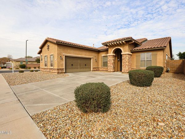 15988 W COCOPAH Street, Goodyear, AZ 85338