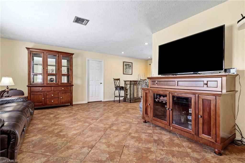 3802 SE 4th Ave, Cape Coral, FL 33904 Photo