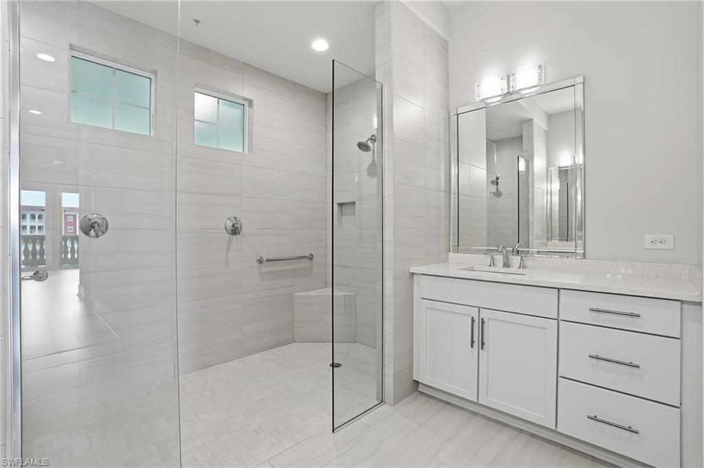 21490 Strada Nuova Cir, Unit 307, Estero, FL 33928 Photo