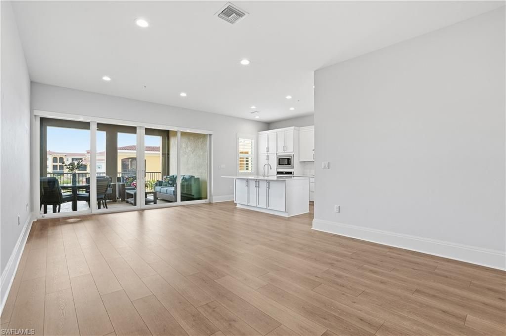 21490 Strada Nuova Cir, Unit 307, Estero, FL 33928 Photo