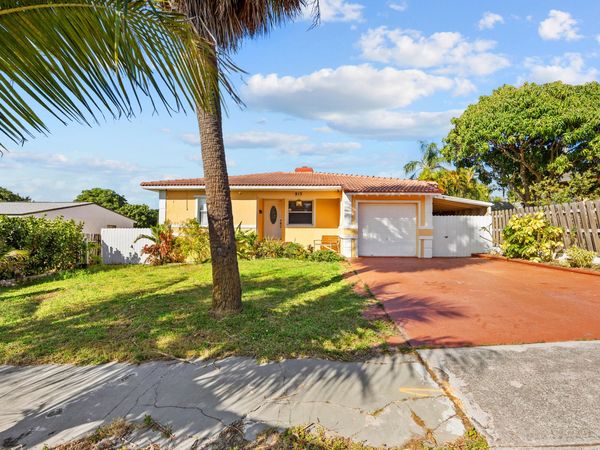 913 Bradley Court, West Palm Beach, FL 33405