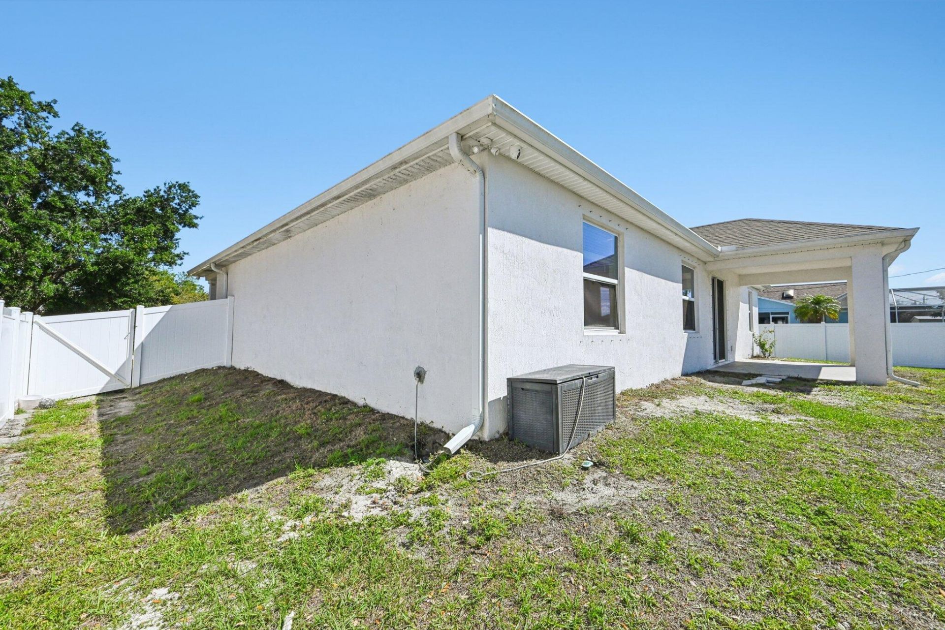 1626 SW Neptune Avenue, Port Saint Lucie, FL 34953 Photo