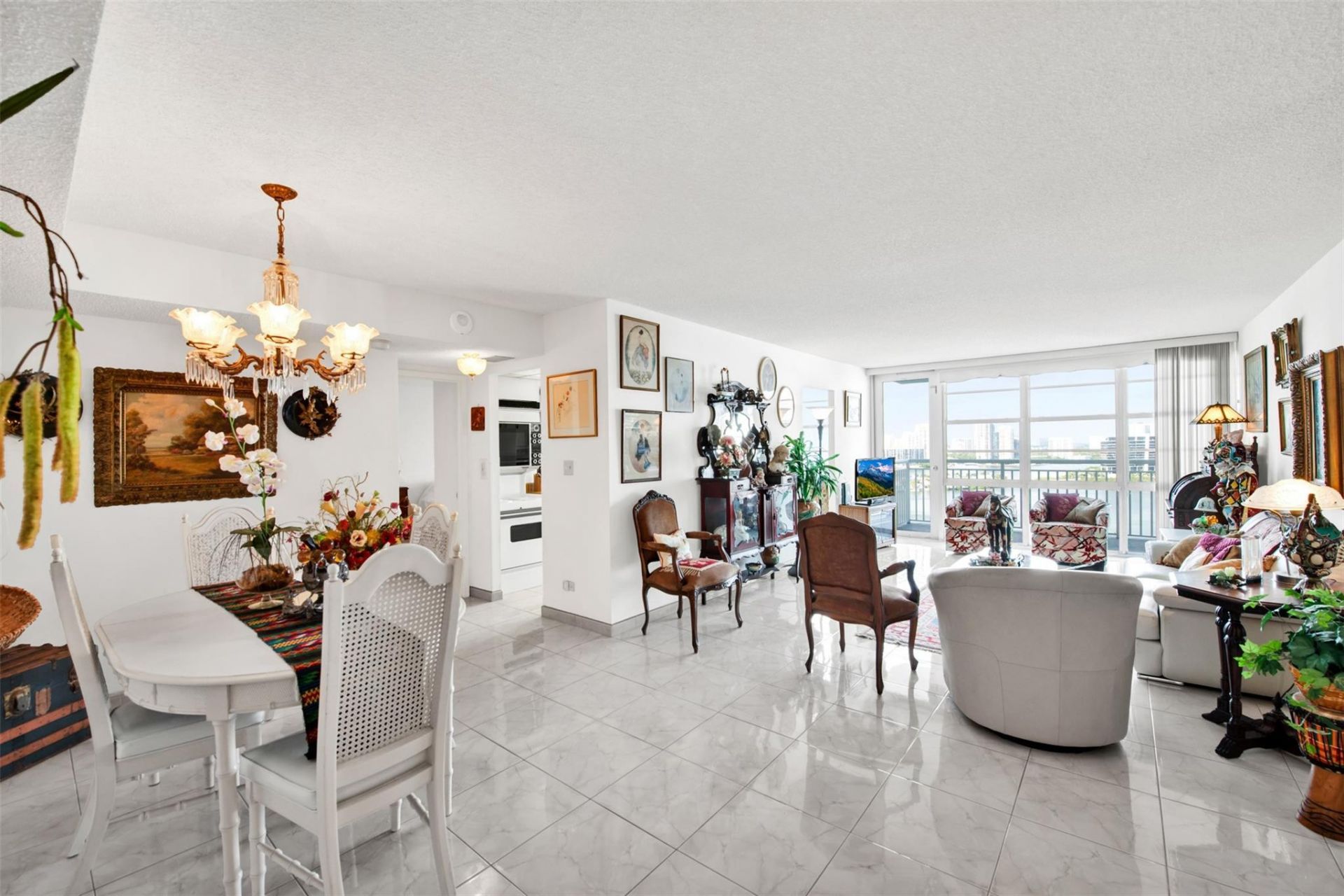 301 174th Street, Unit 2202, Sunny Isles Beach, FL 33160 Photo