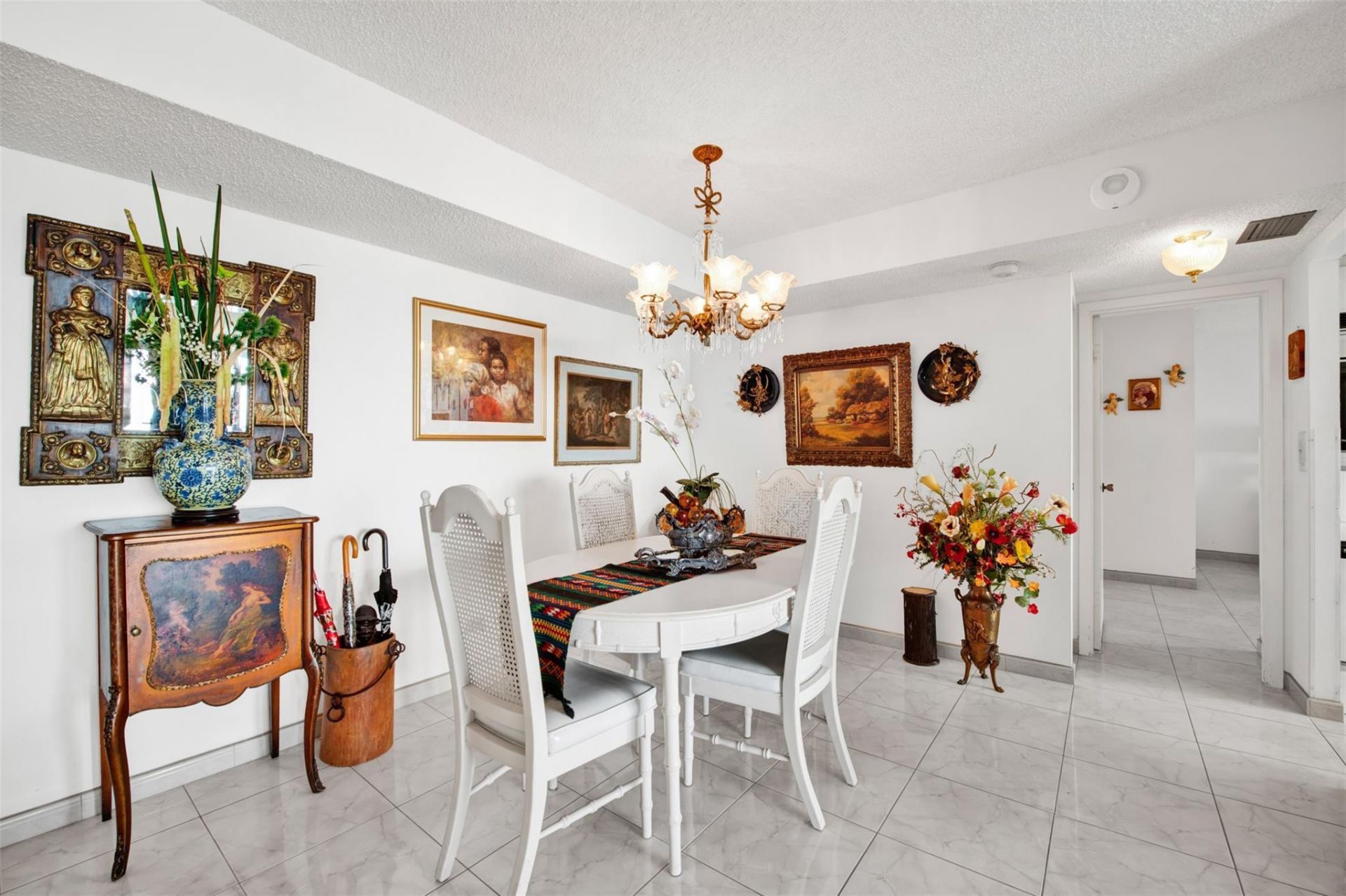 301 174th Street, Unit 2202, Sunny Isles Beach, FL 33160 Photo