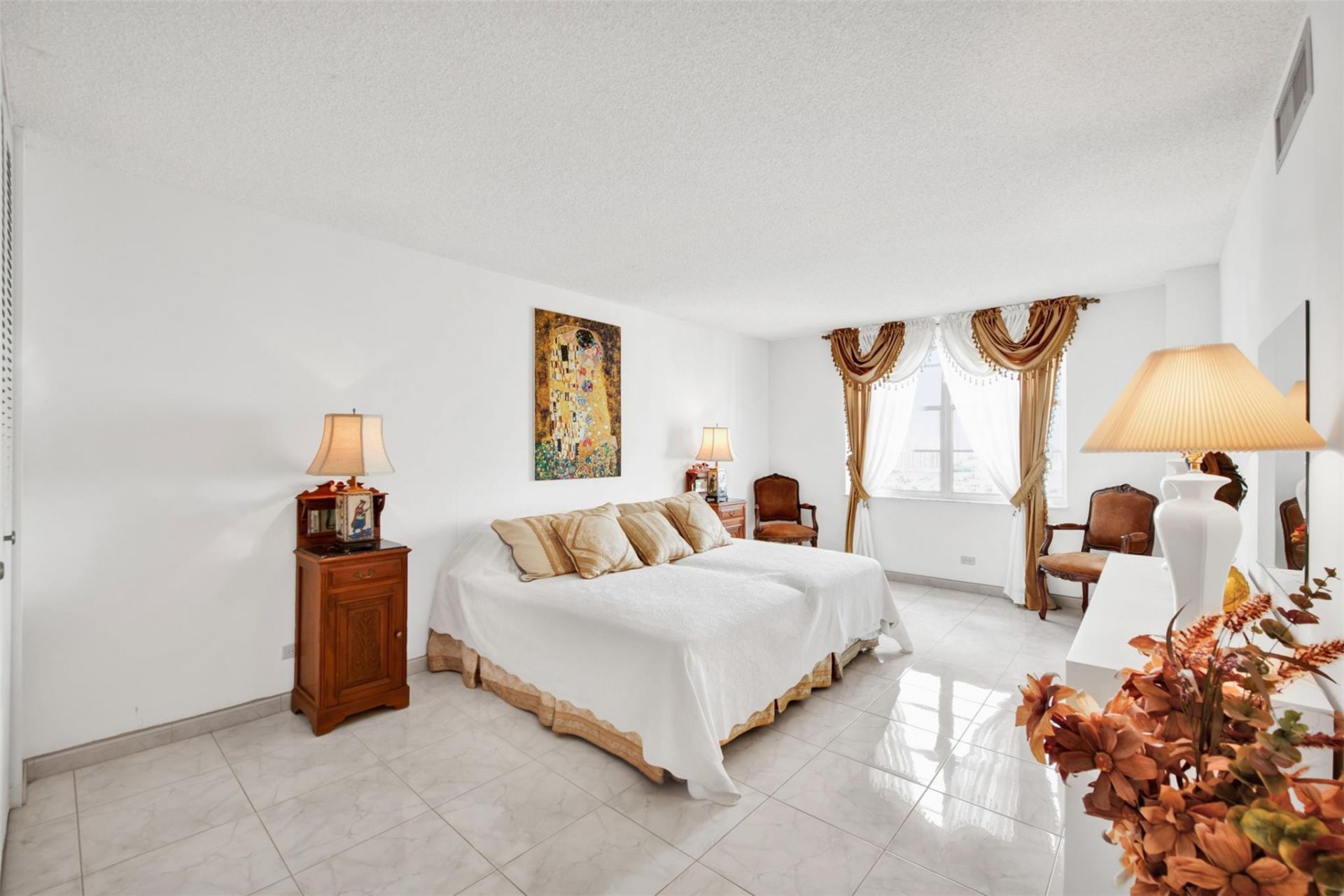 301 174th Street, Unit 2202, Sunny Isles Beach, FL 33160 Photo