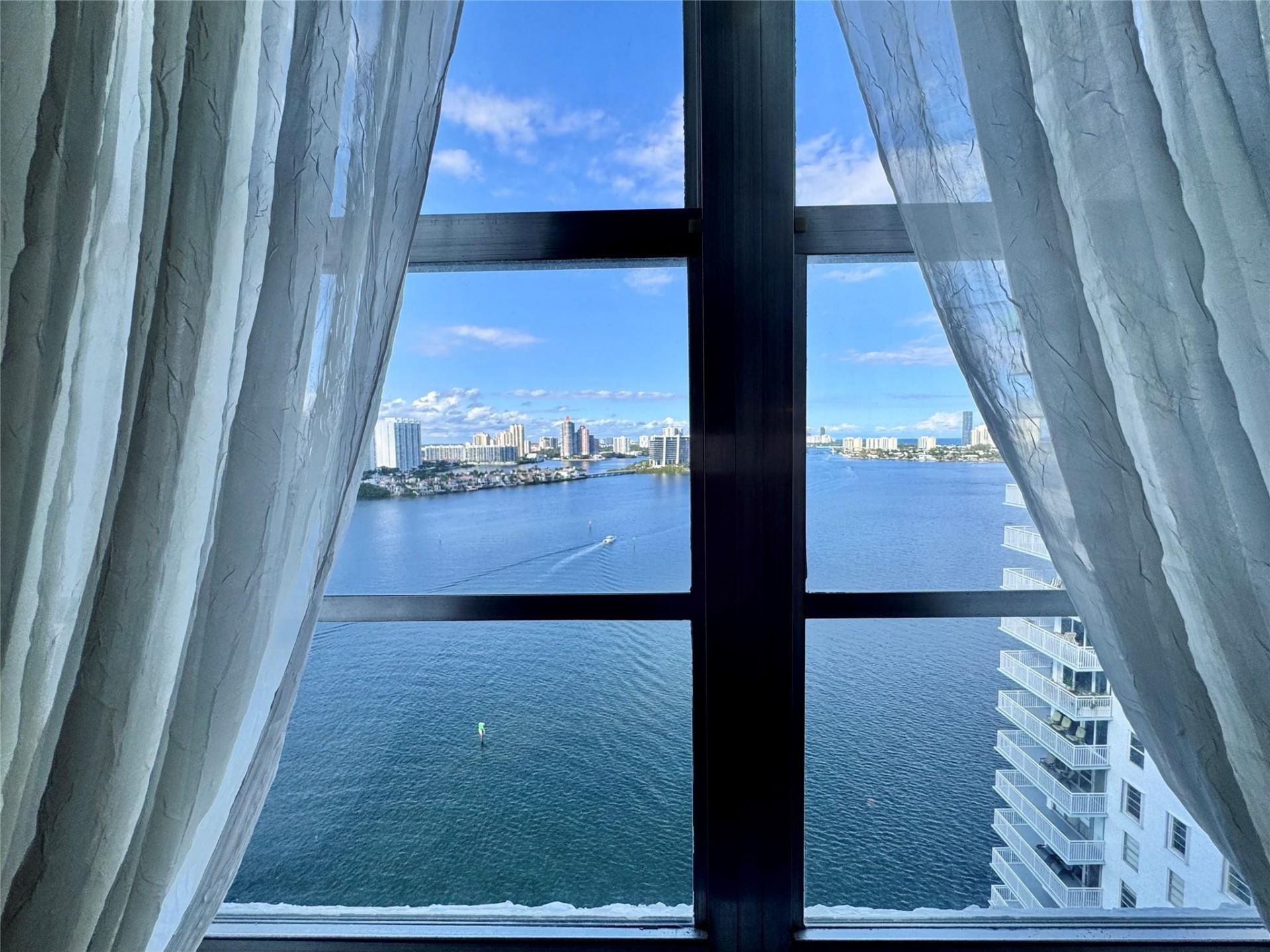 301 174th Street, Unit 2202, Sunny Isles Beach, FL 33160 Photo