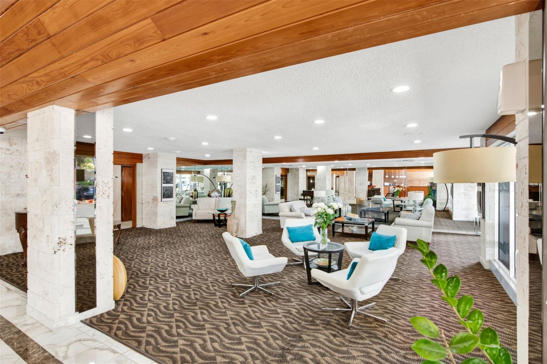 301 174th Street, Unit 2202, Sunny Isles Beach, FL 33160 Photo