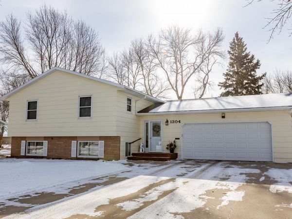 1304 Camelot Court, Fairmont, MN 56031