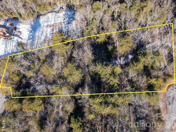 999 Trellum Trail, Hendersonville, NC 28739