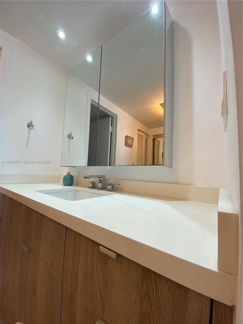 Please Call For Address, Unit 1105, Key Biscayne, FL 33149 Photo