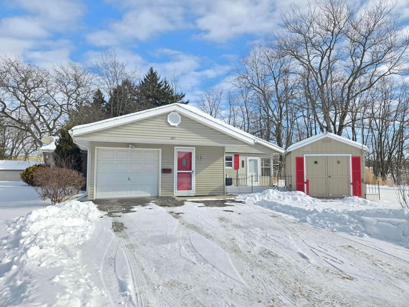 601 Portland Way N, Galion, OH 44833 Photo 3