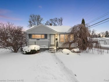 23704 Hazelwood Avenue, Hazel Park, MI 48030