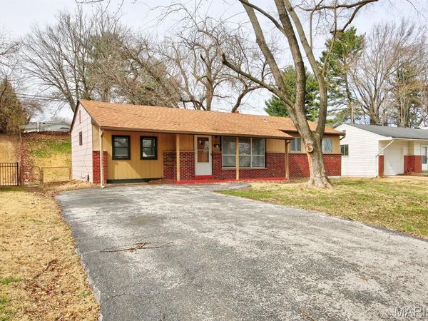 105 Clearview Drive, Florissant, MO 63033