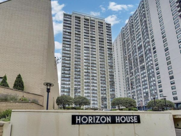 5733 N Sheridan Road, Unit 23B, Chicago, IL 60660