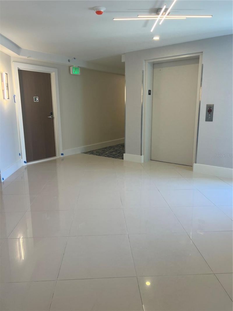 1111 N Gulfstream Avenue, Unit 8D, Sarasota, FL 34236 Photo