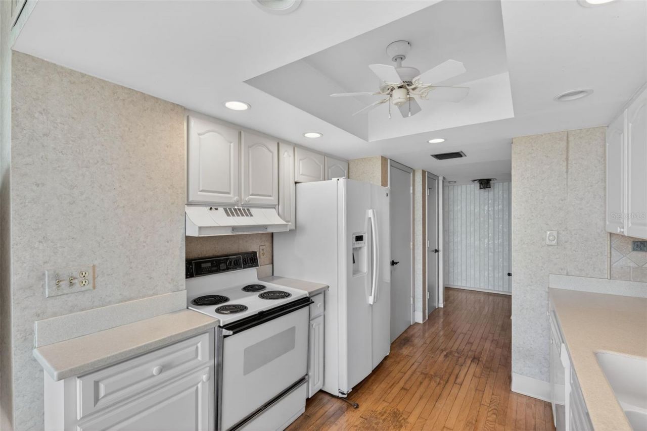 1111 N Gulfstream Avenue, Unit 8D, Sarasota, FL 34236 Photo