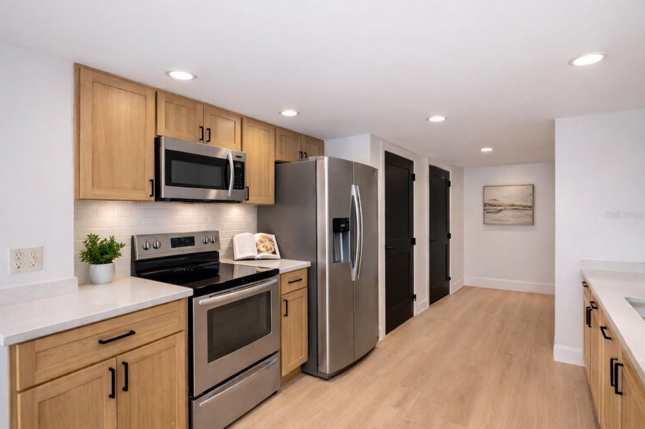 1111 N Gulfstream Avenue, Unit 8D, Sarasota, FL 34236 Photo