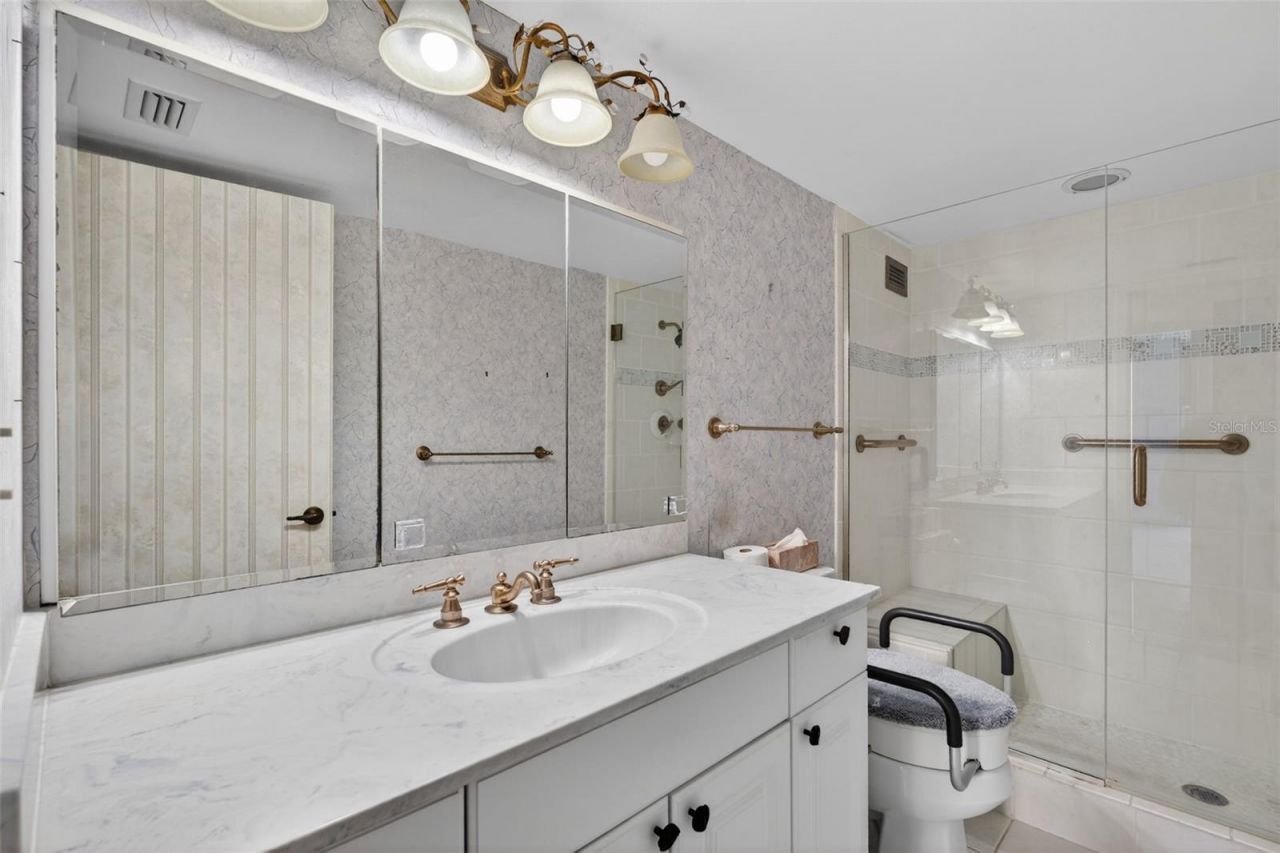 1111 N Gulfstream Avenue, Unit 8D, Sarasota, FL 34236 Photo