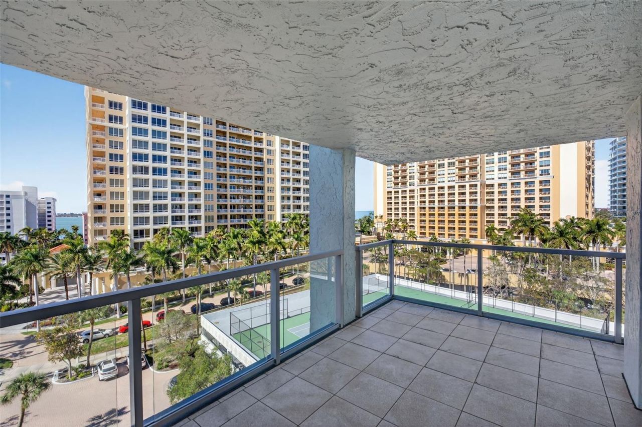 1111 N Gulfstream Avenue, Unit 8D, Sarasota, FL 34236 Photo