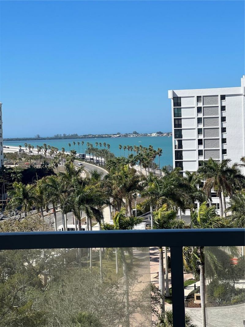 1111 N Gulfstream Avenue, Unit 8D, Sarasota, FL 34236 Photo