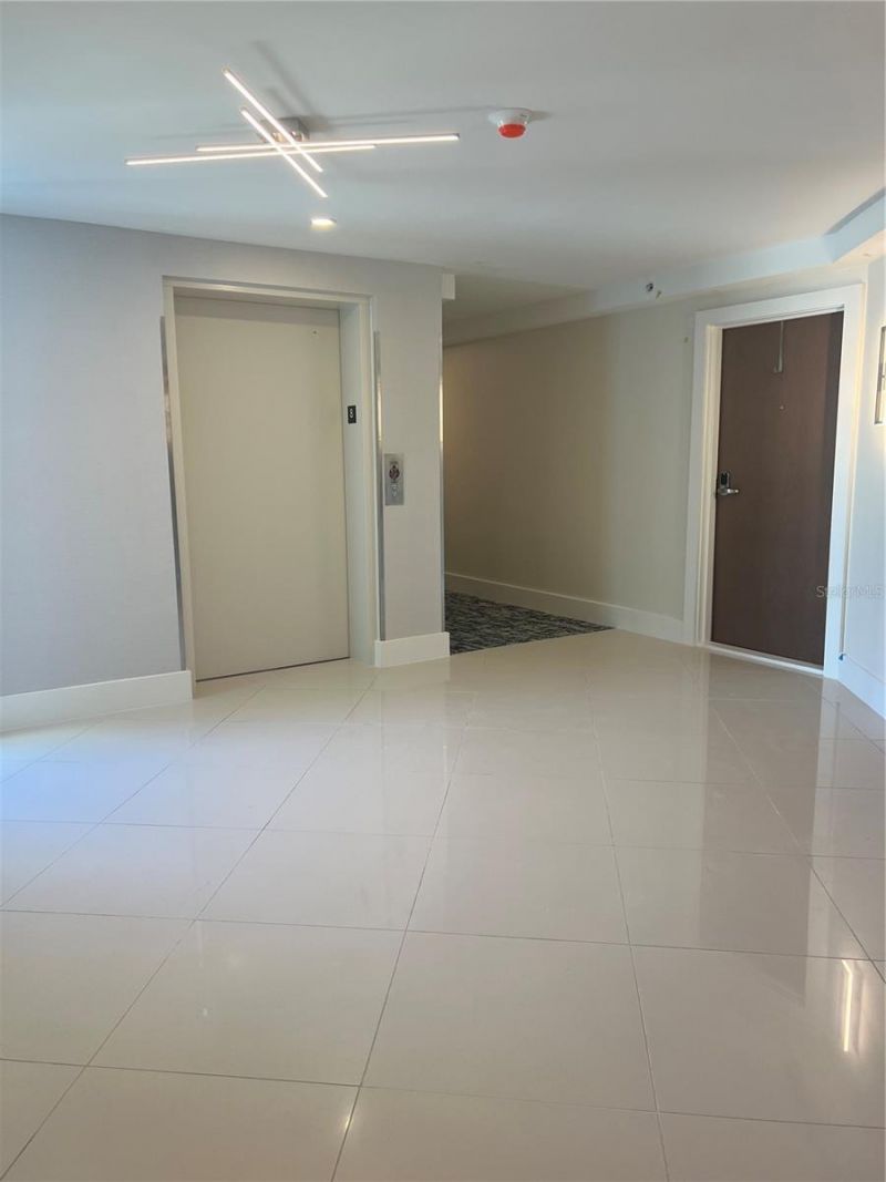 1111 N Gulfstream Avenue, Unit 8D, Sarasota, FL 34236 Photo