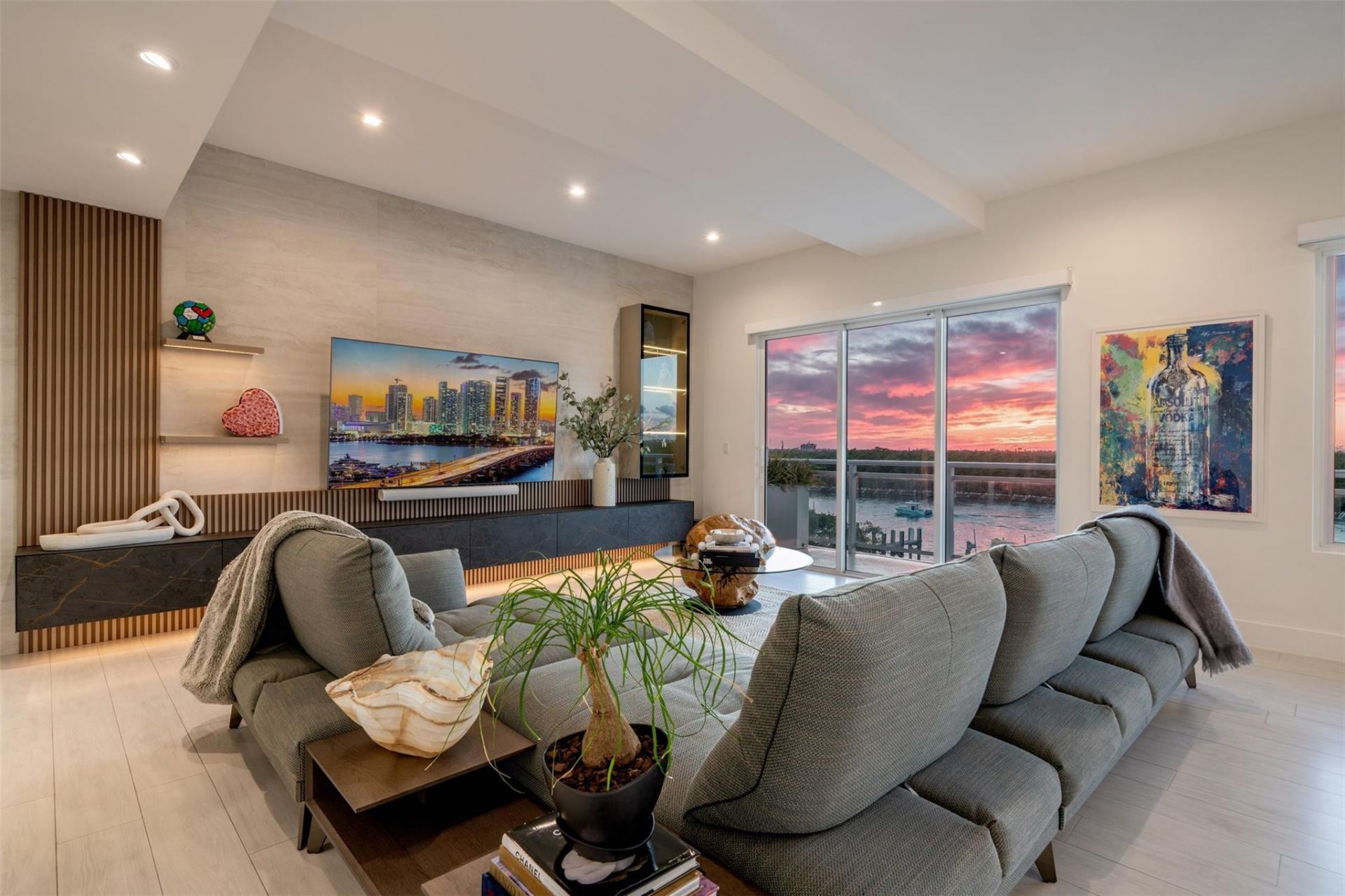 350 Desoto Street, Hollywood, FL 33019 Photo